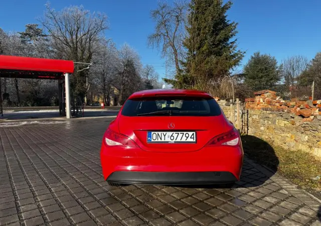 MERCEDES-BENZ CLA 180 d Orange Art Edition