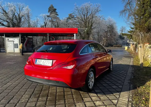 MERCEDES-BENZ CLA 180 d Orange Art Edition