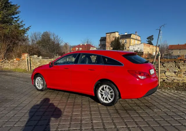 MERCEDES-BENZ CLA 180 d Orange Art Edition
