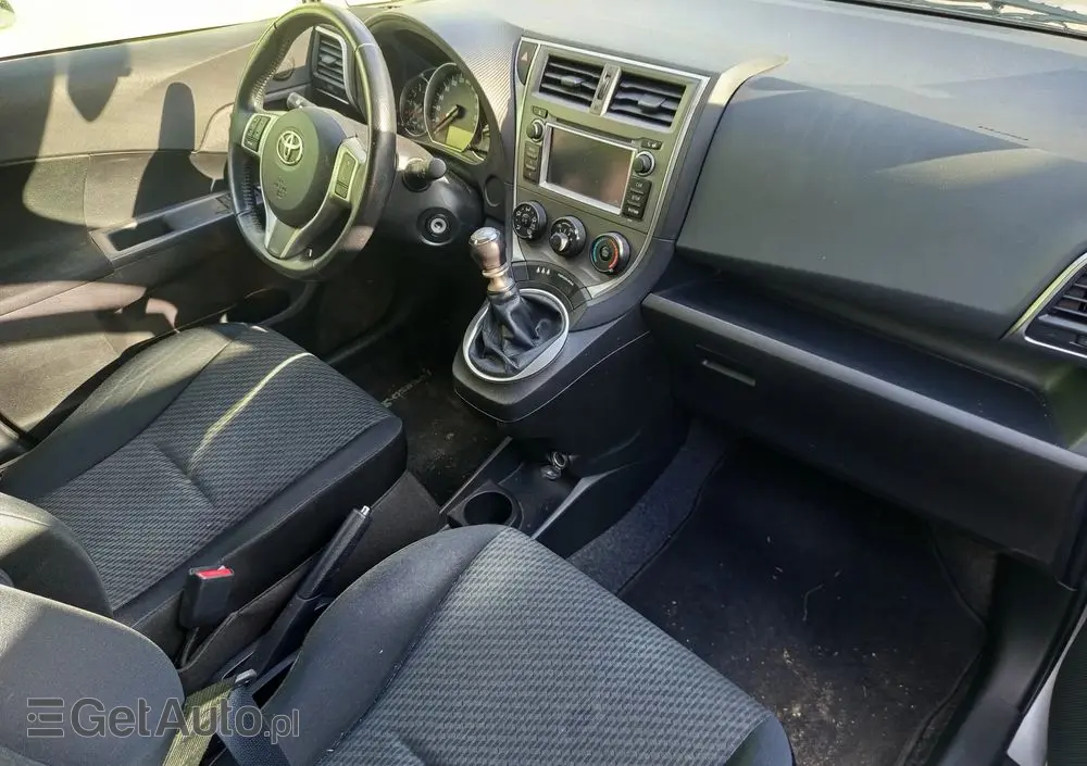 TOYOTA Verso S 