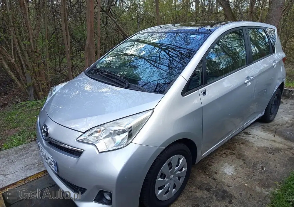 TOYOTA Verso S 