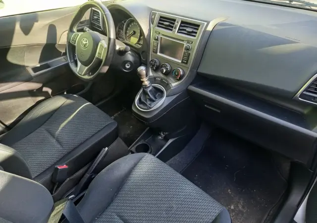 TOYOTA Verso S 