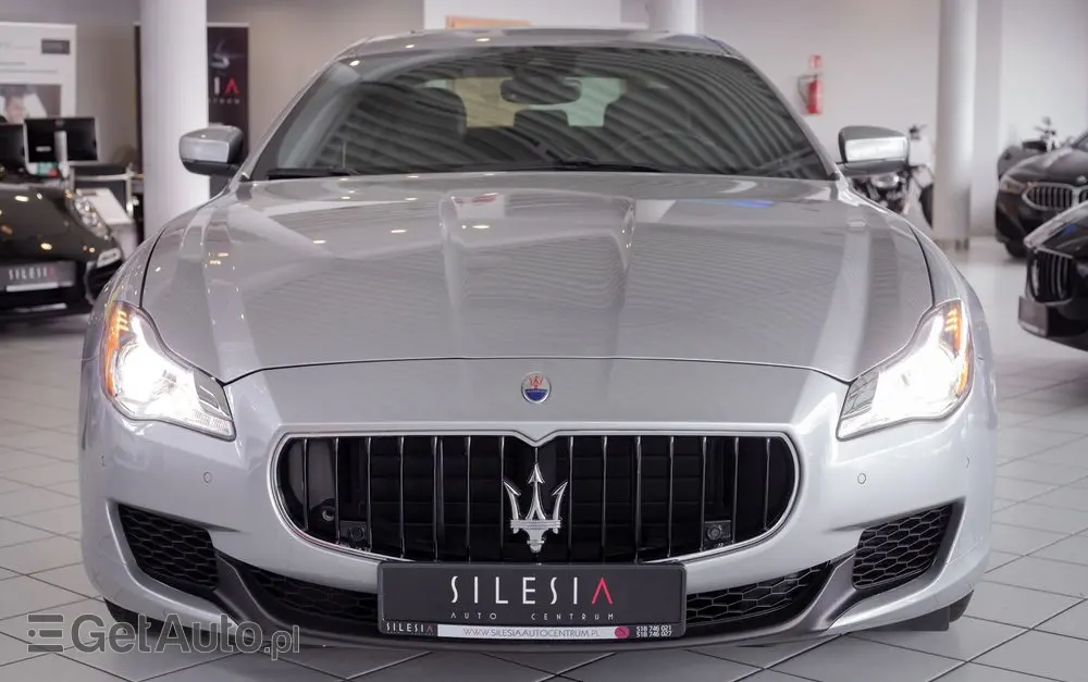 MASERATI Quattroporte 