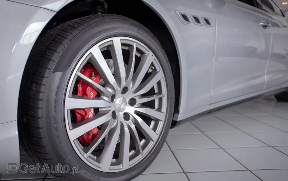 MASERATI Quattroporte 