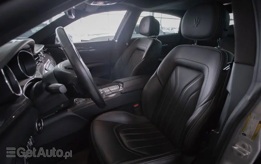 MASERATI Quattroporte 