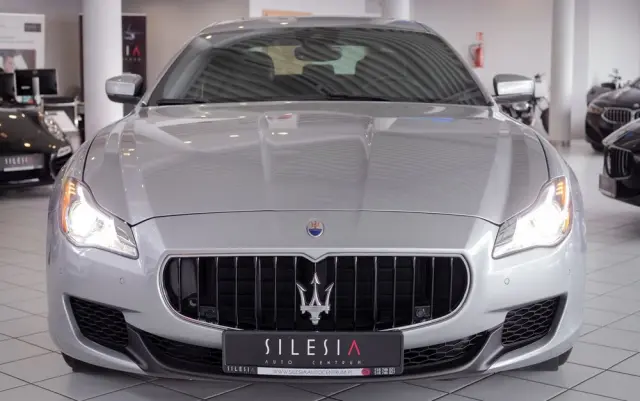 MASERATI Quattroporte 