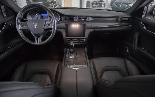 MASERATI Quattroporte 