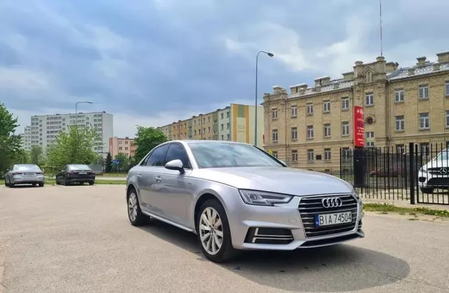 AUDI A4 