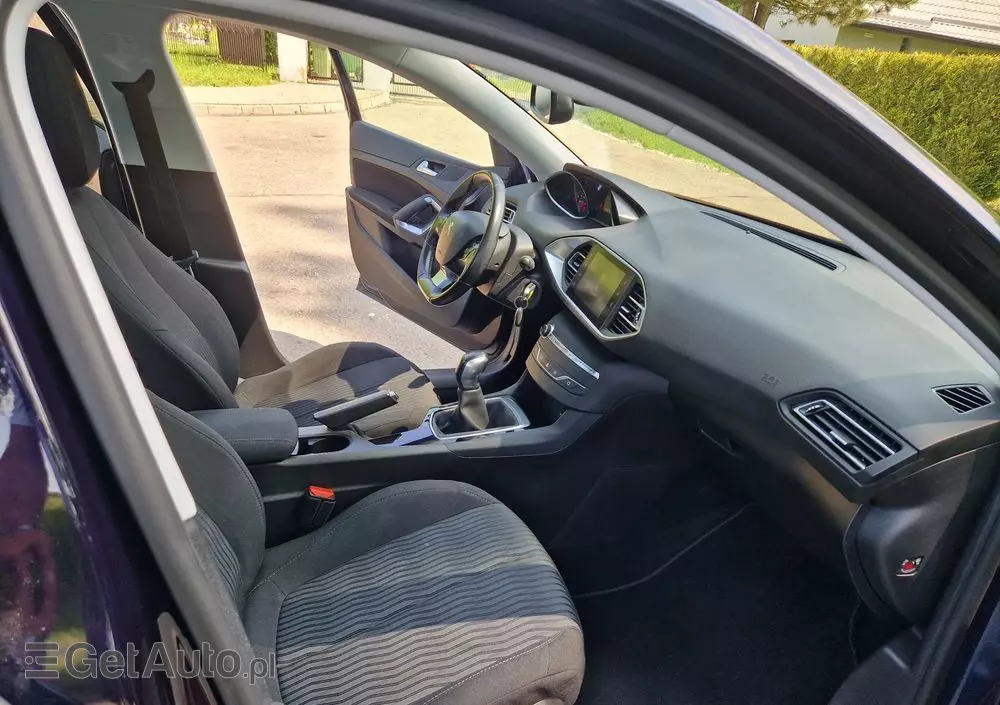 PEUGEOT 308 SW 1.2 PureTech Business Line S&S