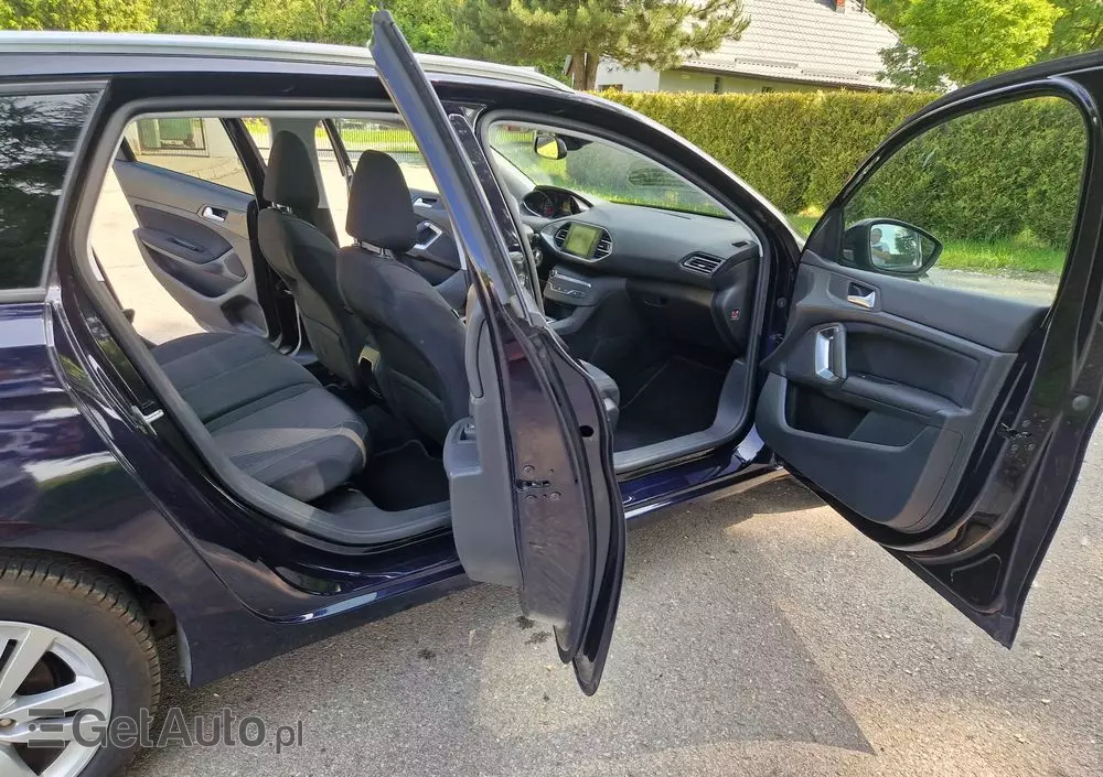 PEUGEOT 308 SW 1.2 PureTech Business Line S&S