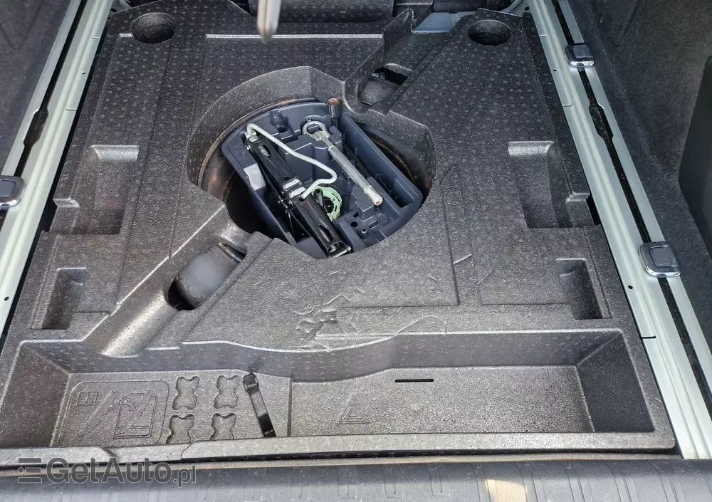 PEUGEOT 308 SW 1.2 PureTech Business Line S&S