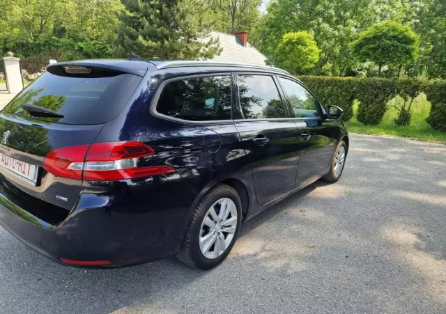 PEUGEOT 308 SW 1.2 PureTech Business Line S&S
