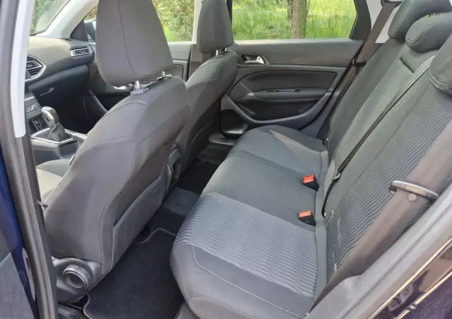 PEUGEOT 308 SW 1.2 PureTech Business Line S&S