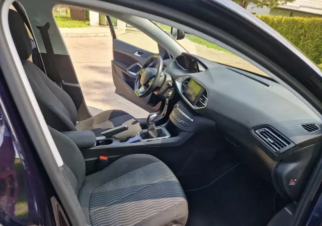 PEUGEOT 308 SW 1.2 PureTech Business Line S&S