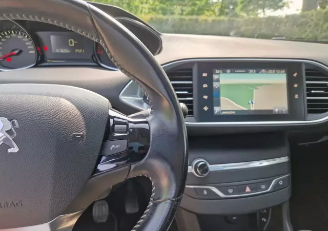 PEUGEOT 308 SW 1.2 PureTech Business Line S&S