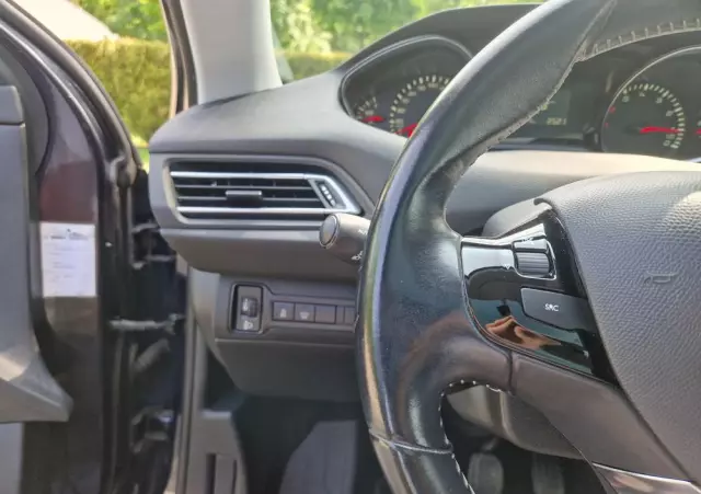 PEUGEOT 308 SW 1.2 PureTech Business Line S&S