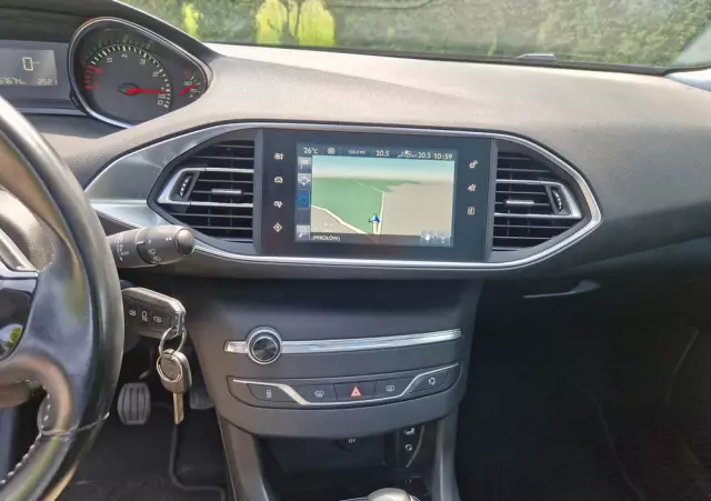 PEUGEOT 308 SW 1.2 PureTech Business Line S&S