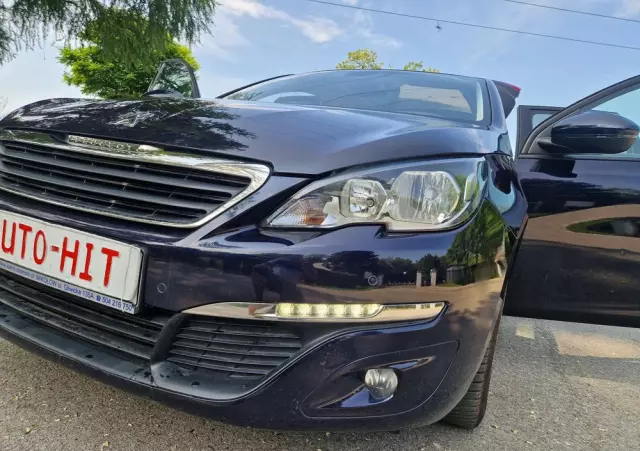 PEUGEOT 308 SW 1.2 PureTech Business Line S&S