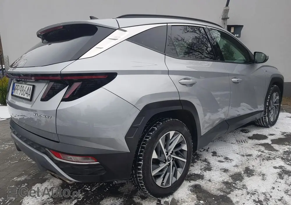 HYUNDAI Tucson 