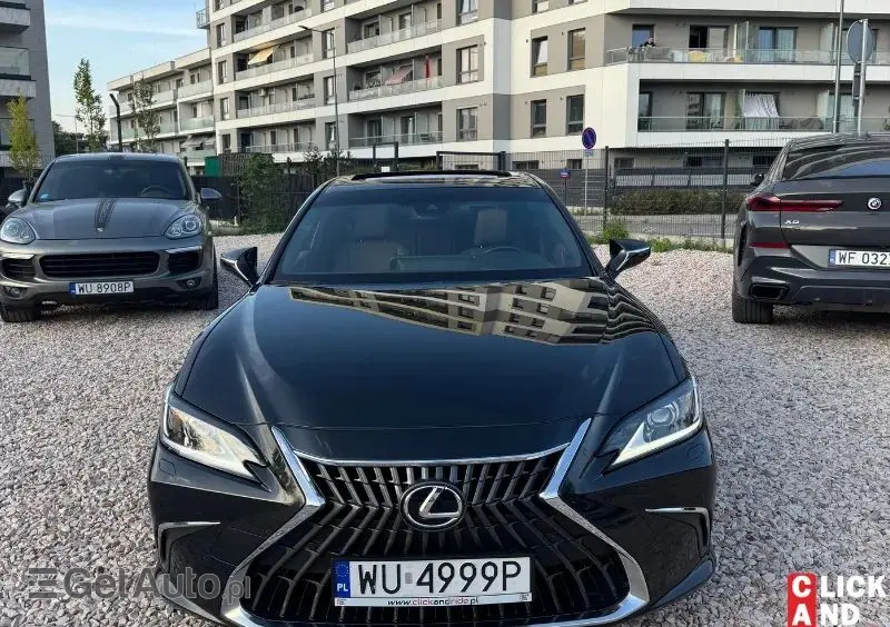 LEXUS ES 300h Business Edition +