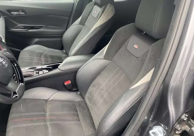 TOYOTA C-HR GR Sport CVT