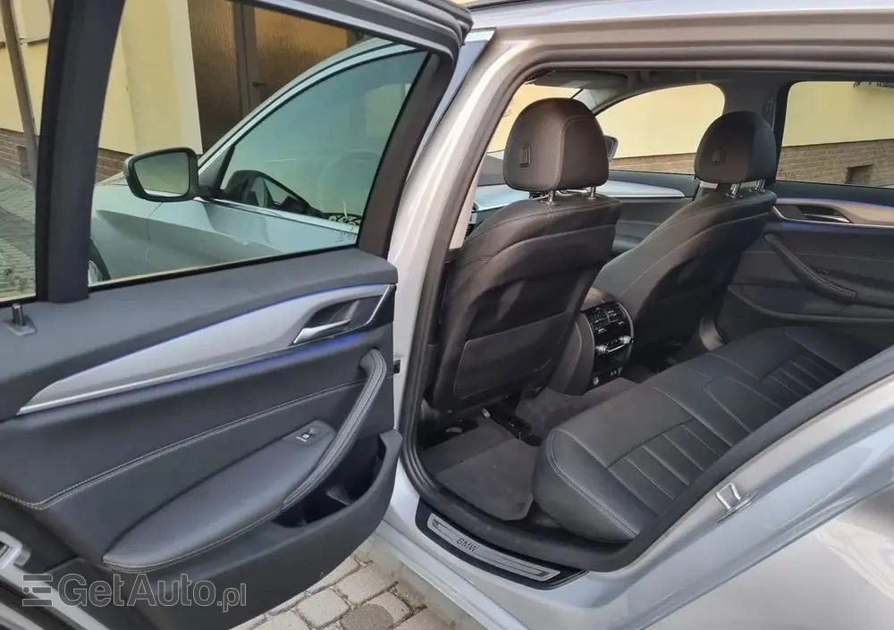 BMW Seria 5 530d Luxury Line