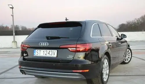 AUDI A4 