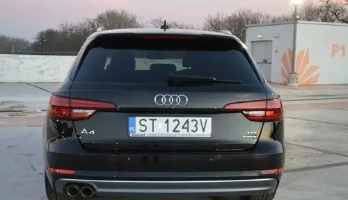 AUDI A4 