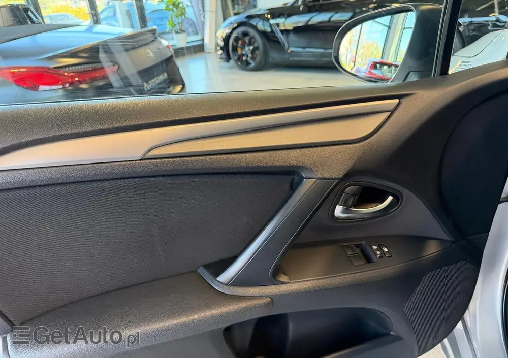 TOYOTA Avensis 1.8 Premium MS