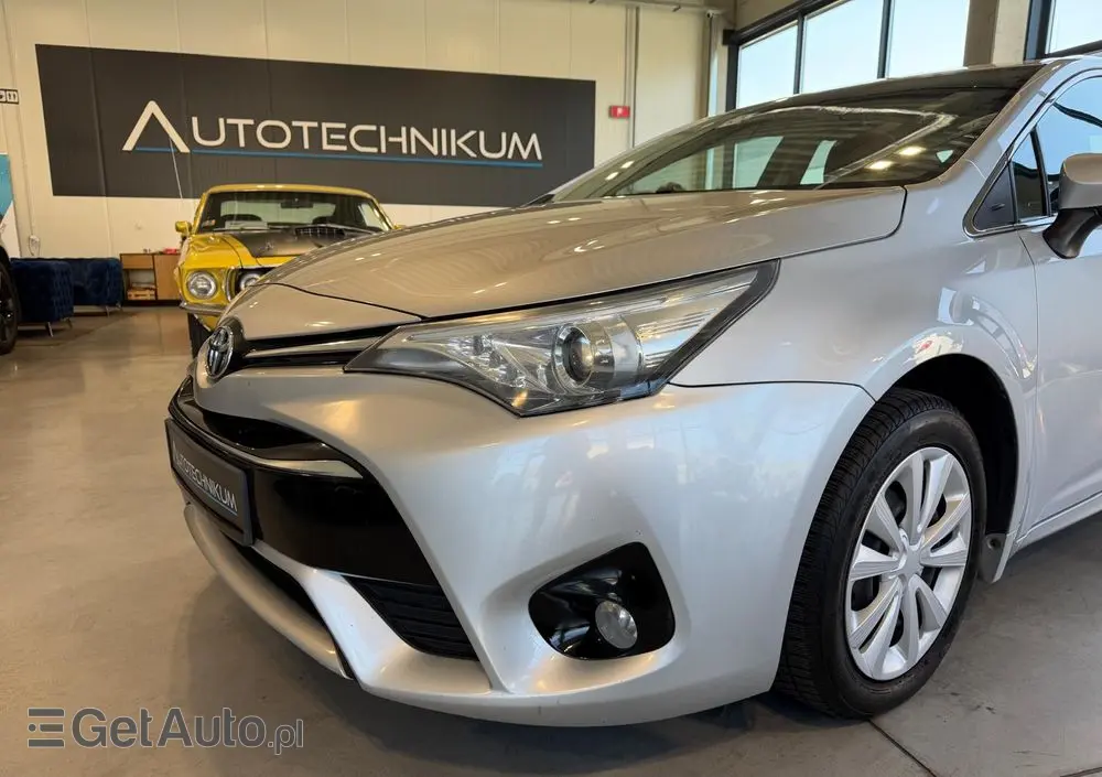 TOYOTA Avensis 1.8 Premium MS