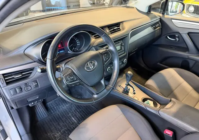 TOYOTA Avensis 1.8 Premium MS