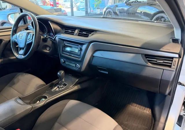 TOYOTA Avensis 1.8 Premium MS