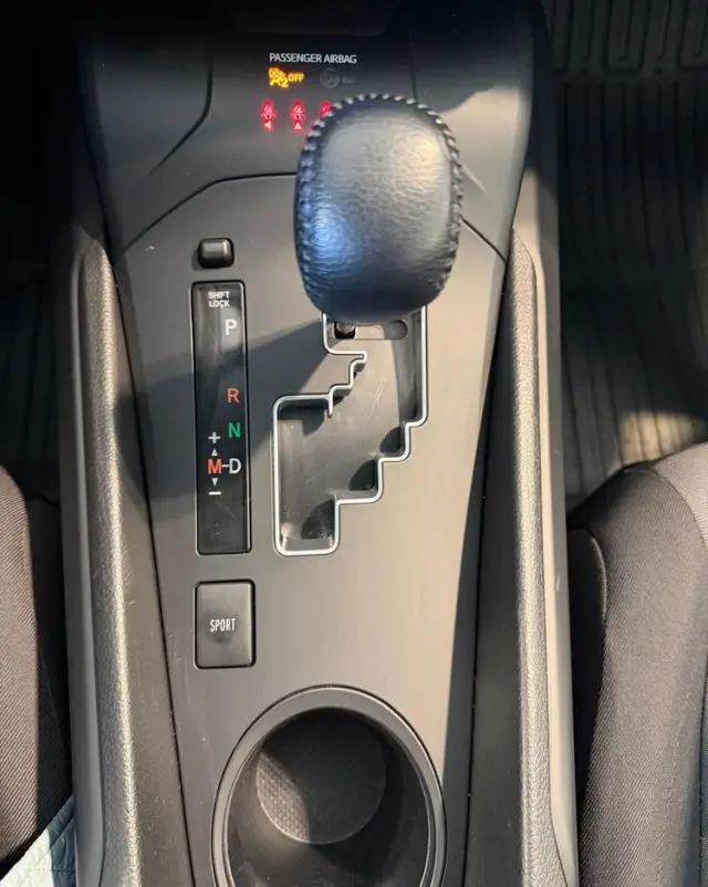 TOYOTA Avensis 1.8 Premium MS