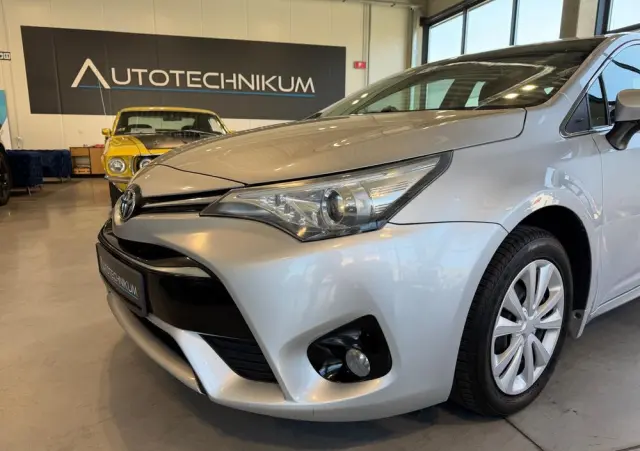 TOYOTA Avensis 1.8 Premium MS