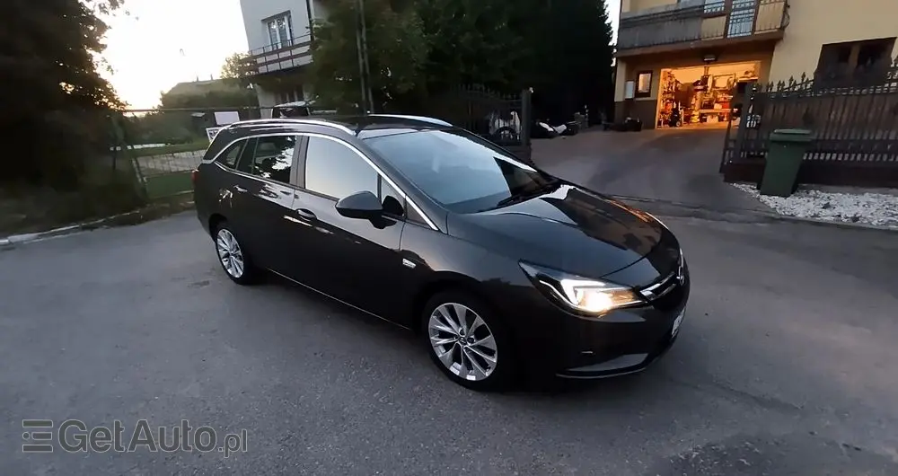 OPEL Astra Ver-1-6-d-cdti-start-stop-sports-tourer-innovation