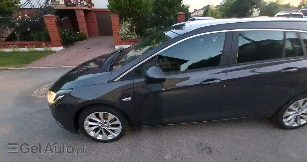 OPEL Astra Ver-1-6-d-cdti-start-stop-sports-tourer-innovation