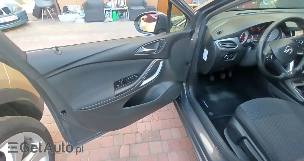 OPEL Astra Ver-1-6-d-cdti-start-stop-sports-tourer-innovation