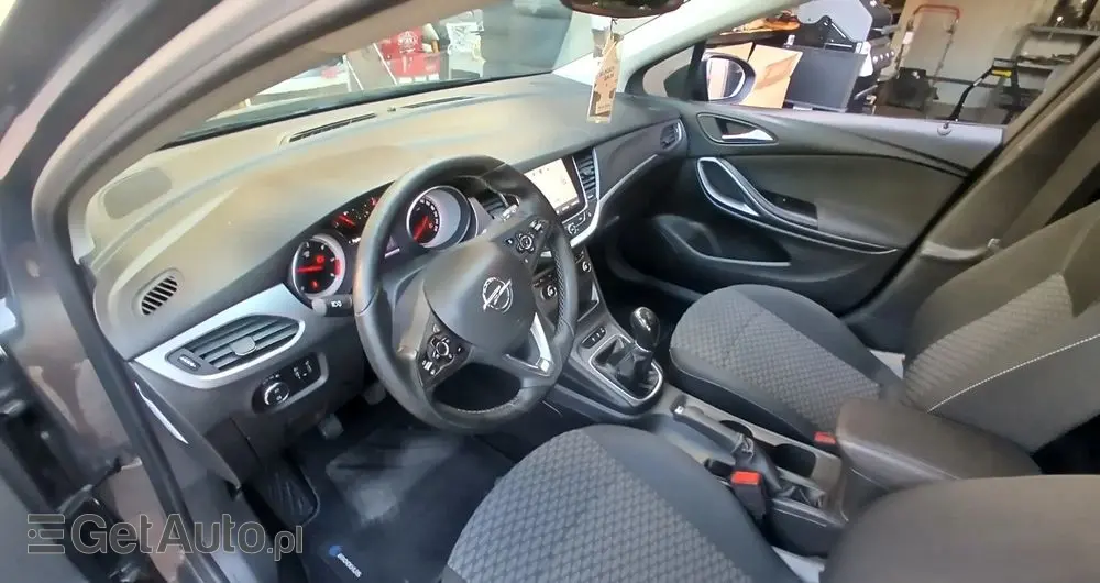 OPEL Astra Ver-1-6-d-cdti-start-stop-sports-tourer-innovation