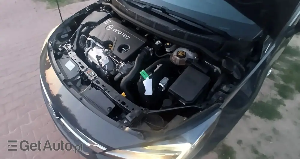 OPEL Astra Ver-1-6-d-cdti-start-stop-sports-tourer-innovation