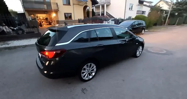 OPEL Astra Ver-1-6-d-cdti-start-stop-sports-tourer-innovation