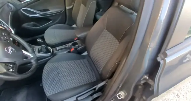 OPEL Astra Ver-1-6-d-cdti-start-stop-sports-tourer-innovation