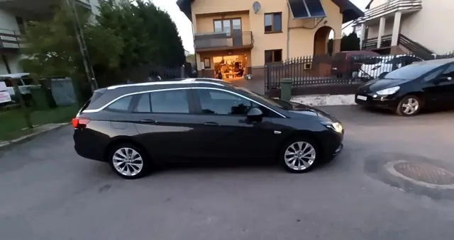 OPEL Astra Ver-1-6-d-cdti-start-stop-sports-tourer-innovation