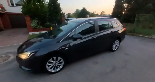 OPEL Astra Ver-1-6-d-cdti-start-stop-sports-tourer-innovation