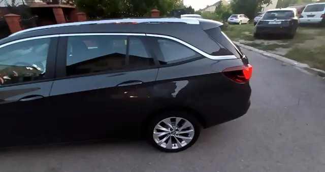 OPEL Astra Ver-1-6-d-cdti-start-stop-sports-tourer-innovation