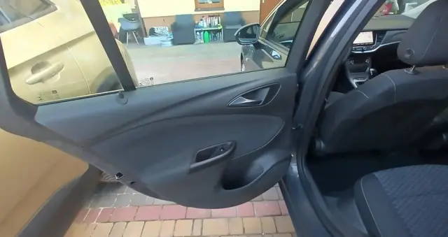 OPEL Astra Ver-1-6-d-cdti-start-stop-sports-tourer-innovation