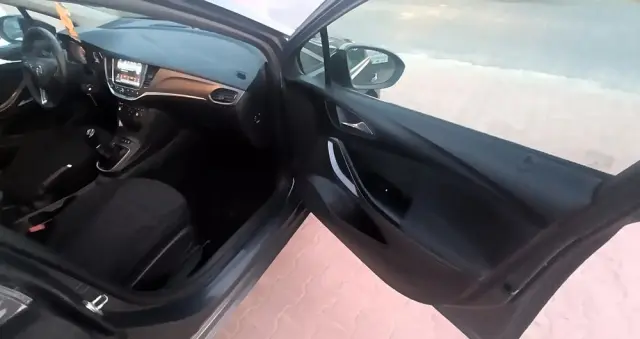 OPEL Astra Ver-1-6-d-cdti-start-stop-sports-tourer-innovation