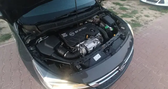 OPEL Astra Ver-1-6-d-cdti-start-stop-sports-tourer-innovation