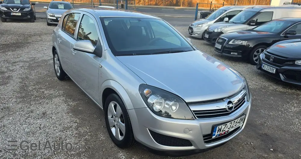 OPEL Astra 1.6 Essentia