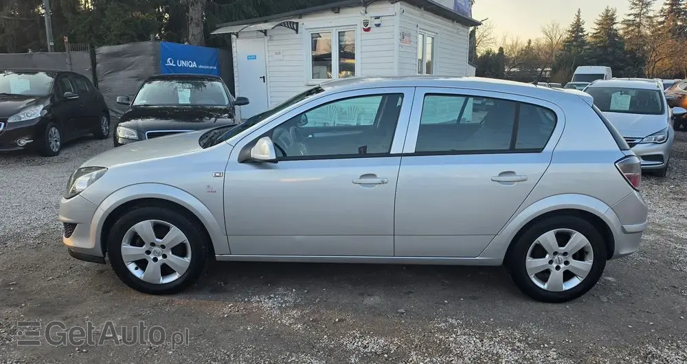 OPEL Astra 1.6 Essentia