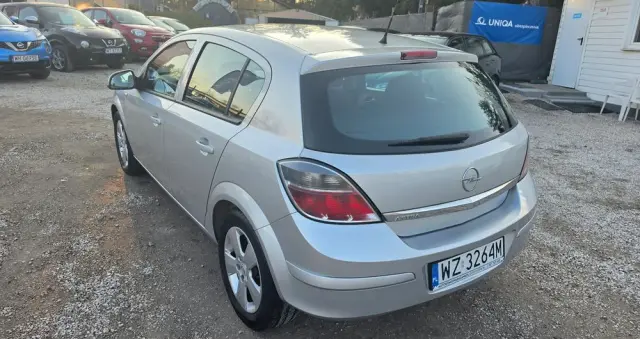 OPEL Astra 1.6 Essentia